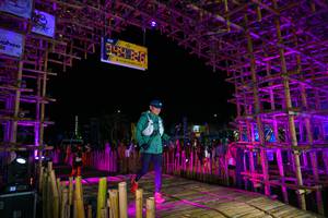 BIB: 1106262
                            <button type="button" onclick="openModal(19203426)" class="btn btn-primary btn-sm float-right btn-popup" data-toggle="modal" data-target=".modal-high-quality">
                        <i class="fas fa-shopping-cart"></i> Add to Cart
                    </button>
                                            <button type="button" onclick="isThisMe(19203426, true)" class="btn btn-success btn-sm float-right btn-popup btn-isme hidden" data-toggle="tooltip" data-placement="bottom" title="นี่คือรูปของคุณใช่ไหม คลิกที่นี่เพื่อเอาเข้าอัลบั้ม">
                        <i class="fas fa-plus"></i> Add to album
                    </button>
                    <button type="button" onclick="isThisMe(19203426, false)" class="btn btn-warning btn-sm float-right btn-popup btn-isnotme hidden">
                        <i class="fas fa-ban"></i> Remove from album
                    </button>